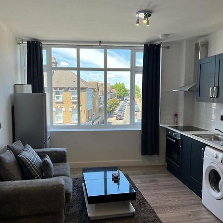 Modern Apartment In London Finchley Kültér fotó