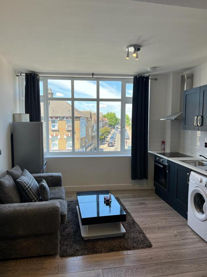 Modern Apartment In London Finchley Kültér fotó